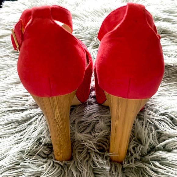 Shoedazzle Jessy Coral Platforms Size 8 - Picture 3 of 4